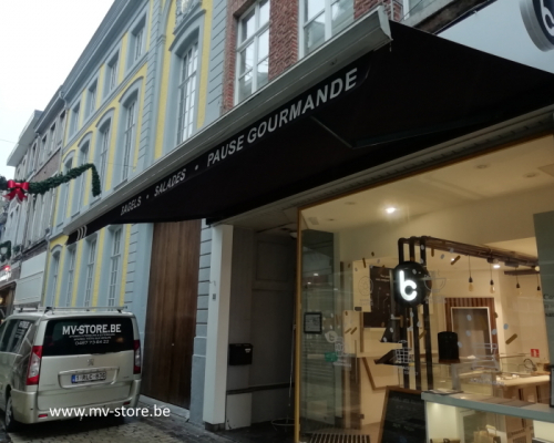 Réentoilage-store-terrasse-Liège-MV-Store.jpg